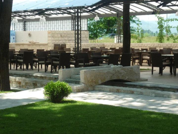 Hotel Vukov Most Nikšić Esterno foto