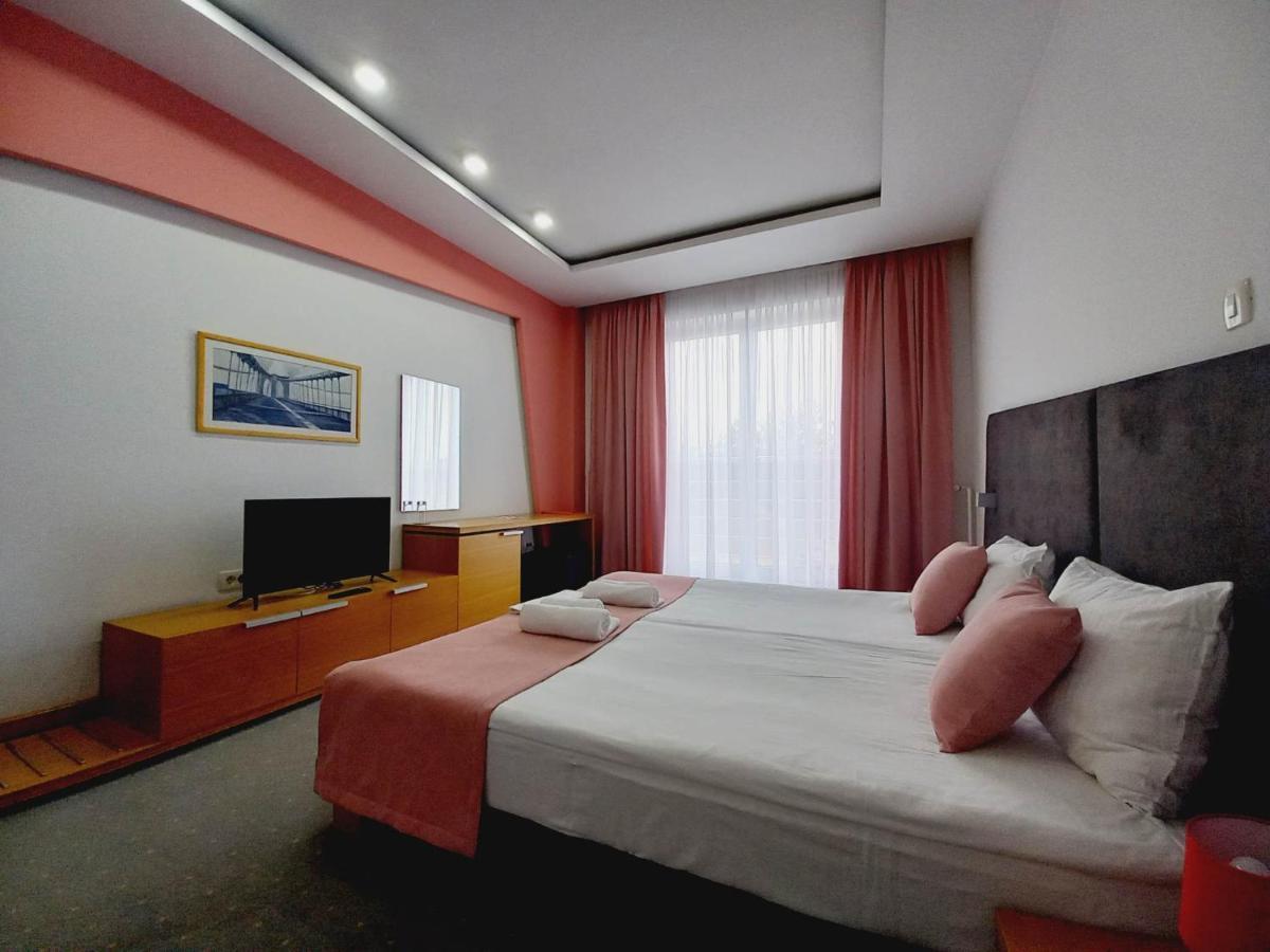 Hotel Vukov Most Nikšić Esterno foto